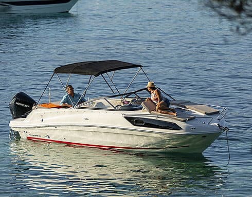 034A9117-BaylinerVR6Cuddy-490x384