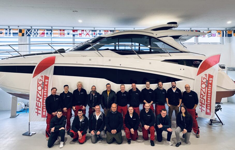 Teamfoto-1-scaled-e1731575022928-908x580